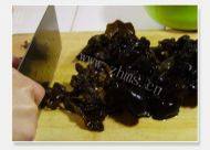 家常菜木耳炒肉丝做法图解3)