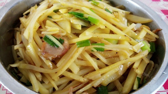 香气浓郁的土豆炒肉
