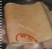 自制美容花式肉皮冻做法图解1)