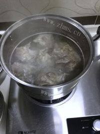 诱人的清炖牛肉做法图解4)