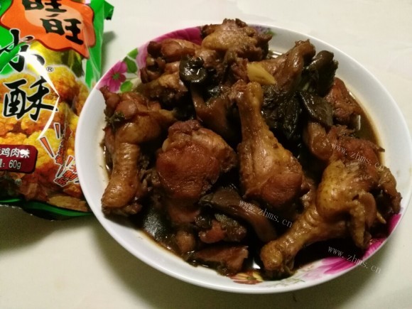 玉盘珍馐的鸡腿炖蘑菇