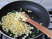 玉米粒炒肉泥做法图解7)