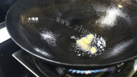 酸香鲜辣特色螺蛳斑鱼锅做法图解5)