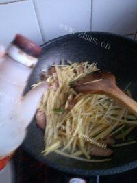 喷香的香辣土豆丝做法图解6)