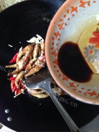 美味的香辣鸡爪做法图解6)