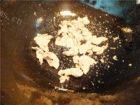自制紫菜丝瓜瘦肉汤做法图解4)