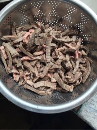 美味的麻辣牛肉条做法图解5)