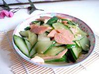家常菜黄瓜炒火腿肠