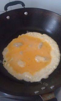 美味早餐韭菜盒子做法图解7)
