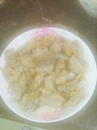 美味的香芋蒸排骨做法图解3)