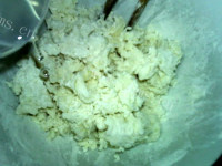 好吃的烫面椒盐葱油饼做法图解4)