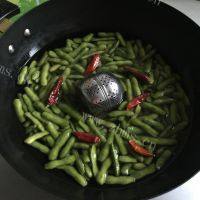 下酒菜盐水煮毛豆做法图解5)