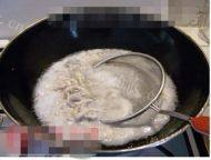 好看的双椒鸡丝做法图解2)