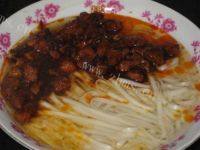口感极佳的辣肉面