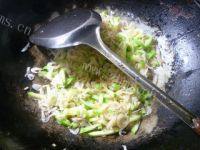 家常菜虾皮炒西葫芦做法图解8)