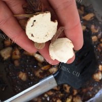 美味的台湾卤肉饭做法图解12)