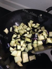 肉末茄子丁做法图解4)