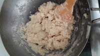 自制广式莲蓉蛋黄月饼做法图解2)