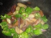 美味茄子炖辣椒做法图解6)