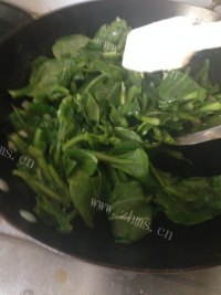 家常菜香菇炒青菜做法图解7)