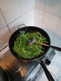 好吃的青椒炒肉做法图解5)