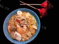 美味的酸菜炖冻豆腐