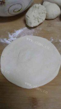 美味的蒜薹包子做法图解6)