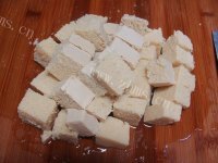 美味的咸鱼冻豆腐煲做法图解1)