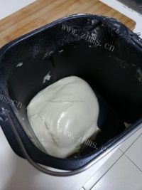 口感丰富的豆沙土司做法图解2)
