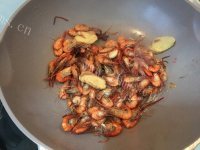 记忆中外婆的铜盆虾做法图解5)