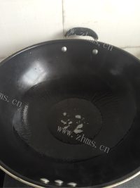 美味的爆炒猪肝做法图解4)