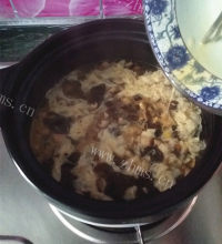 美味香菇黑椒酸辣汤做法图解8)