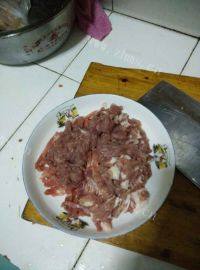 家常菜甜椒肉丝做法图解1)