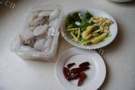 好吃的韭菜炒墨鱼仔做法图解1)