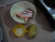 简易版土豆粉蒸肉做法图解1)