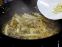 「DIY美食」炒年糕做法图解22)