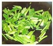 芹菜炒豆腐皮做法图解9)