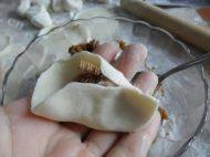 美味的茄子肉馅水饺做法图解7)