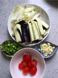 风味咖喱肉丸茄子煲做法图解2)