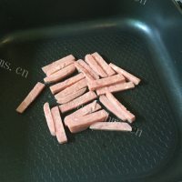 美味的培根炒面做法图解7)