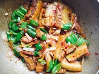 简单版青椒回锅肉做法图解10)