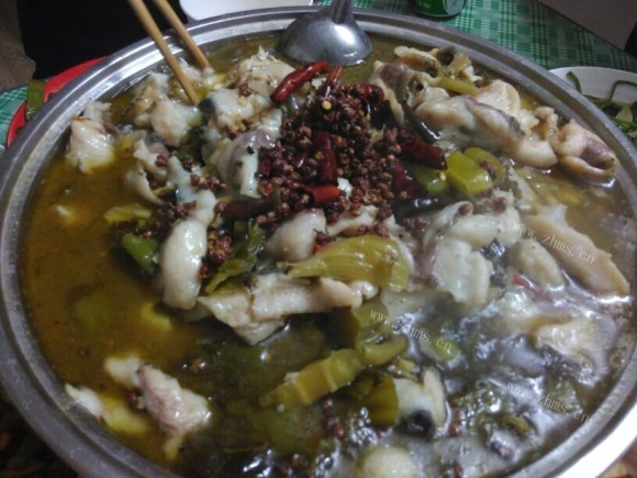 回味无穷的酸菜鱼火锅