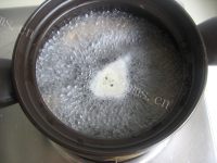 美味的酸辣海参汤做法图解7)