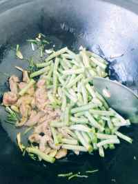 色香味浓的豆角炒肉做法图解7)