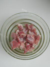 美味的蒜蓉豆豉蒸排骨做法图解3)