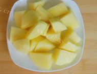 地道的土豆烧鸡做法图解3)