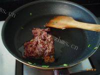 家常牛肉炒果条做法图解16)