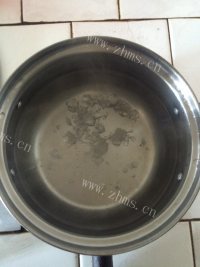 人间美味般的山楂罐头做法图解3)