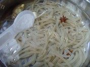 双色皮冻做法图解7)