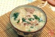 美味的枸杞猪肝粥